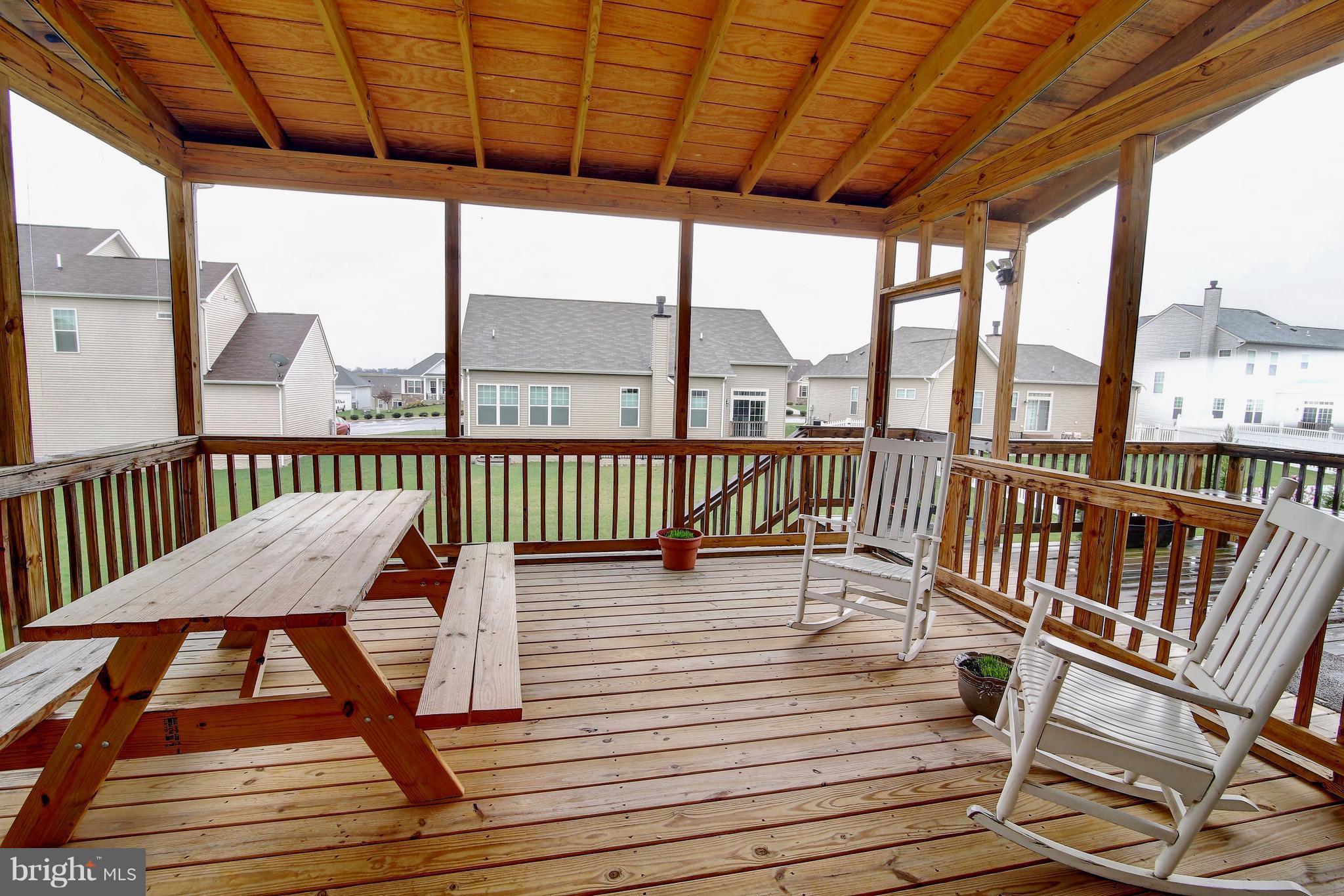 ARCADIA CHASE - Residential