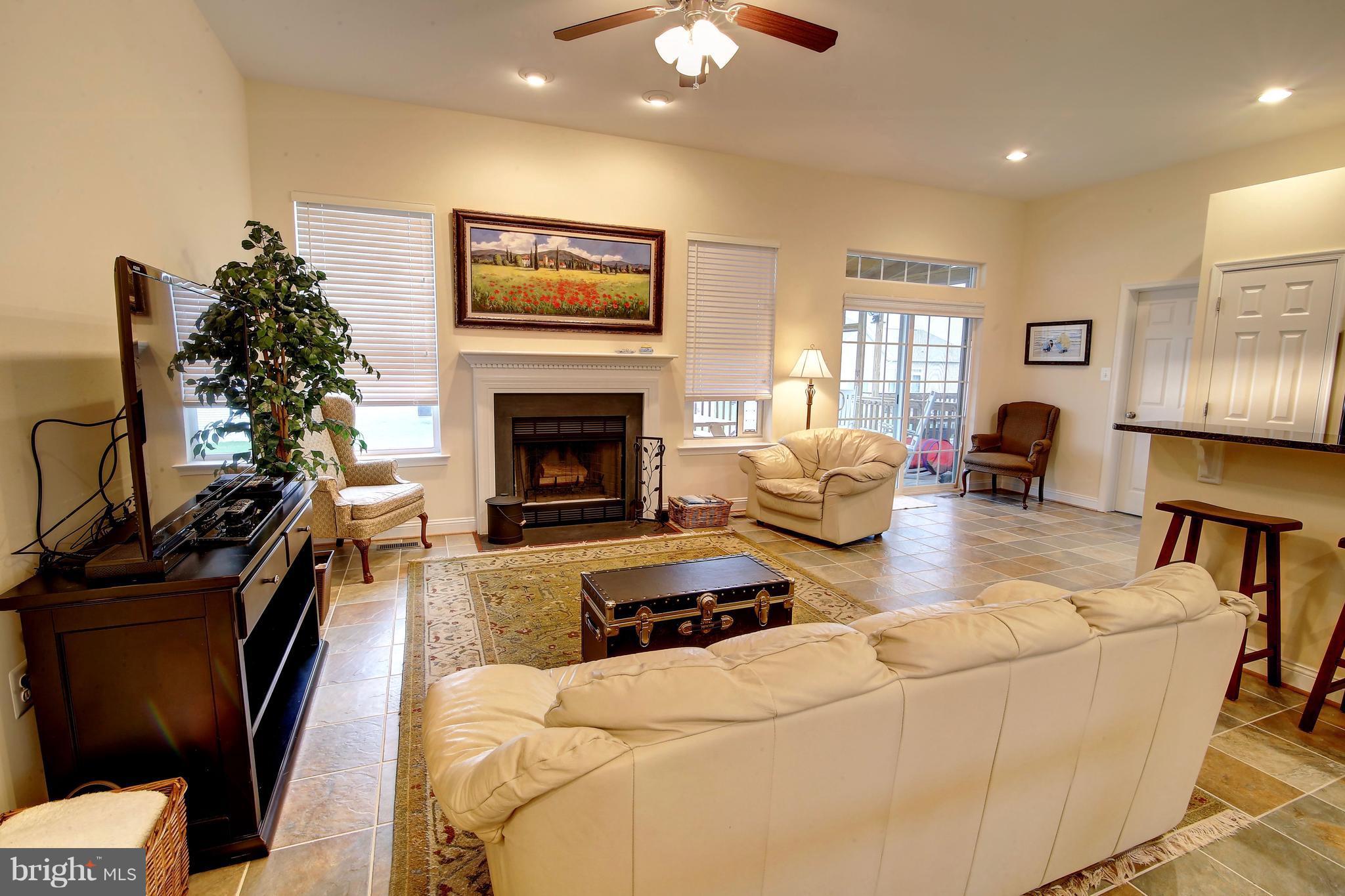 ARCADIA CHASE - Residential