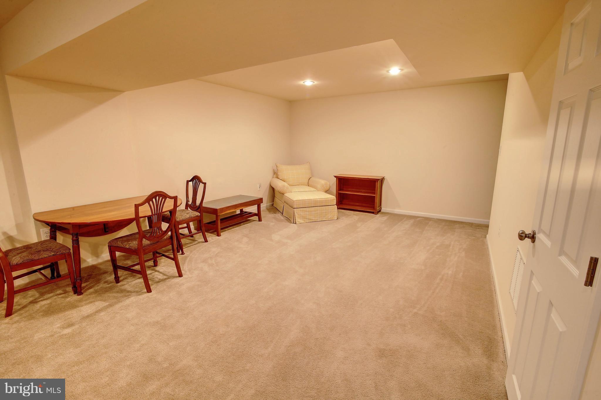 ARCADIA CHASE - Residential