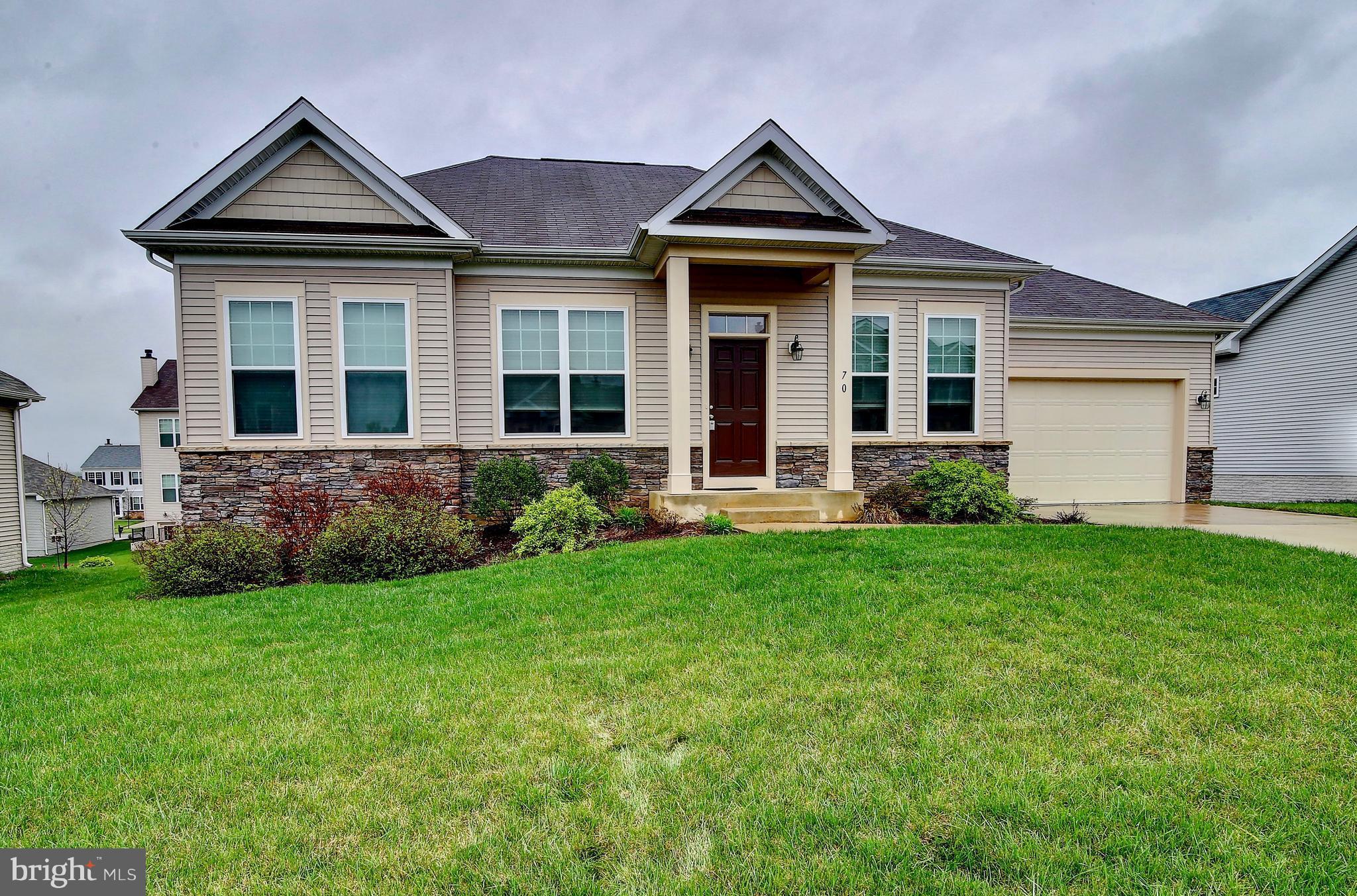 ARCADIA CHASE - Residential