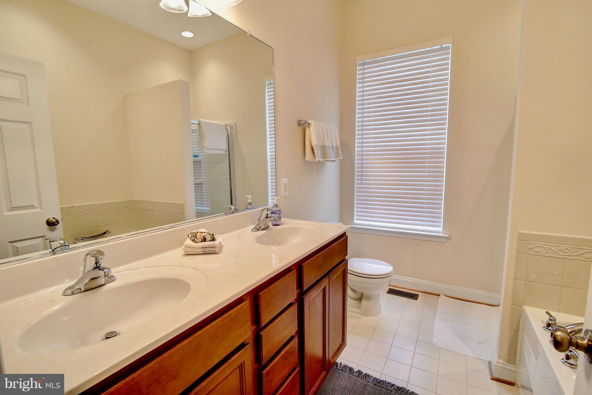 ARCADIA CHASE - Residential