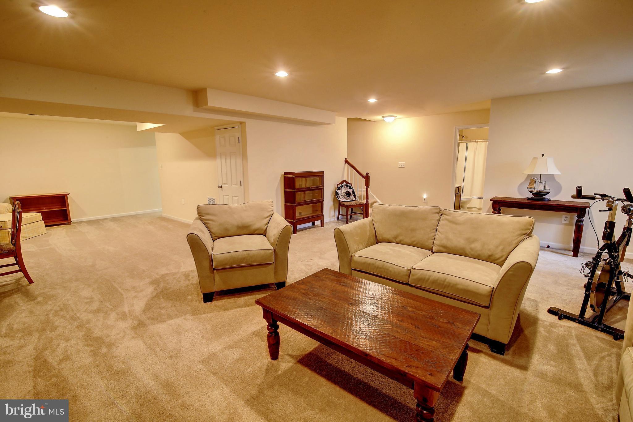 ARCADIA CHASE - Residential