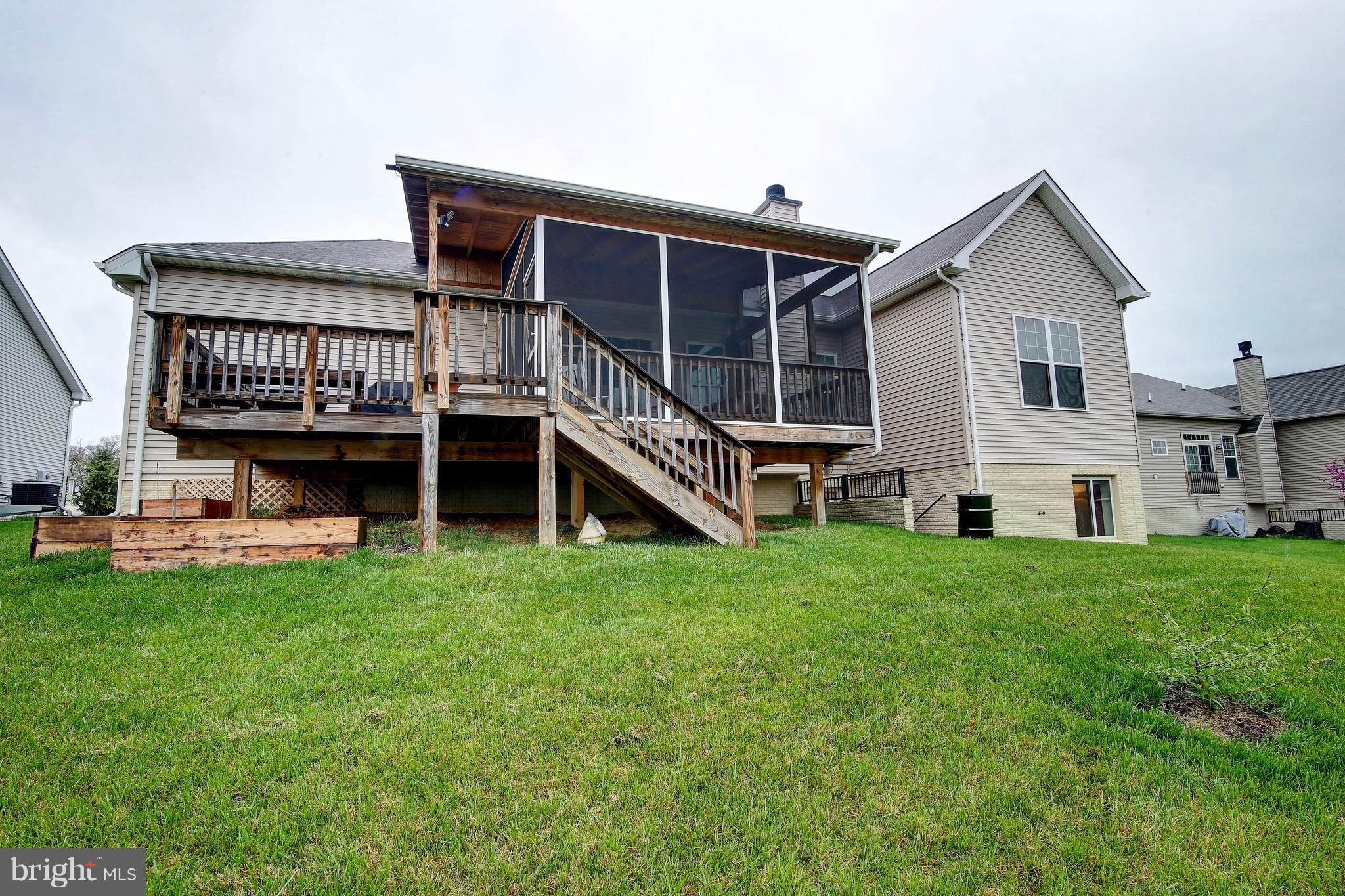 ARCADIA CHASE - Residential