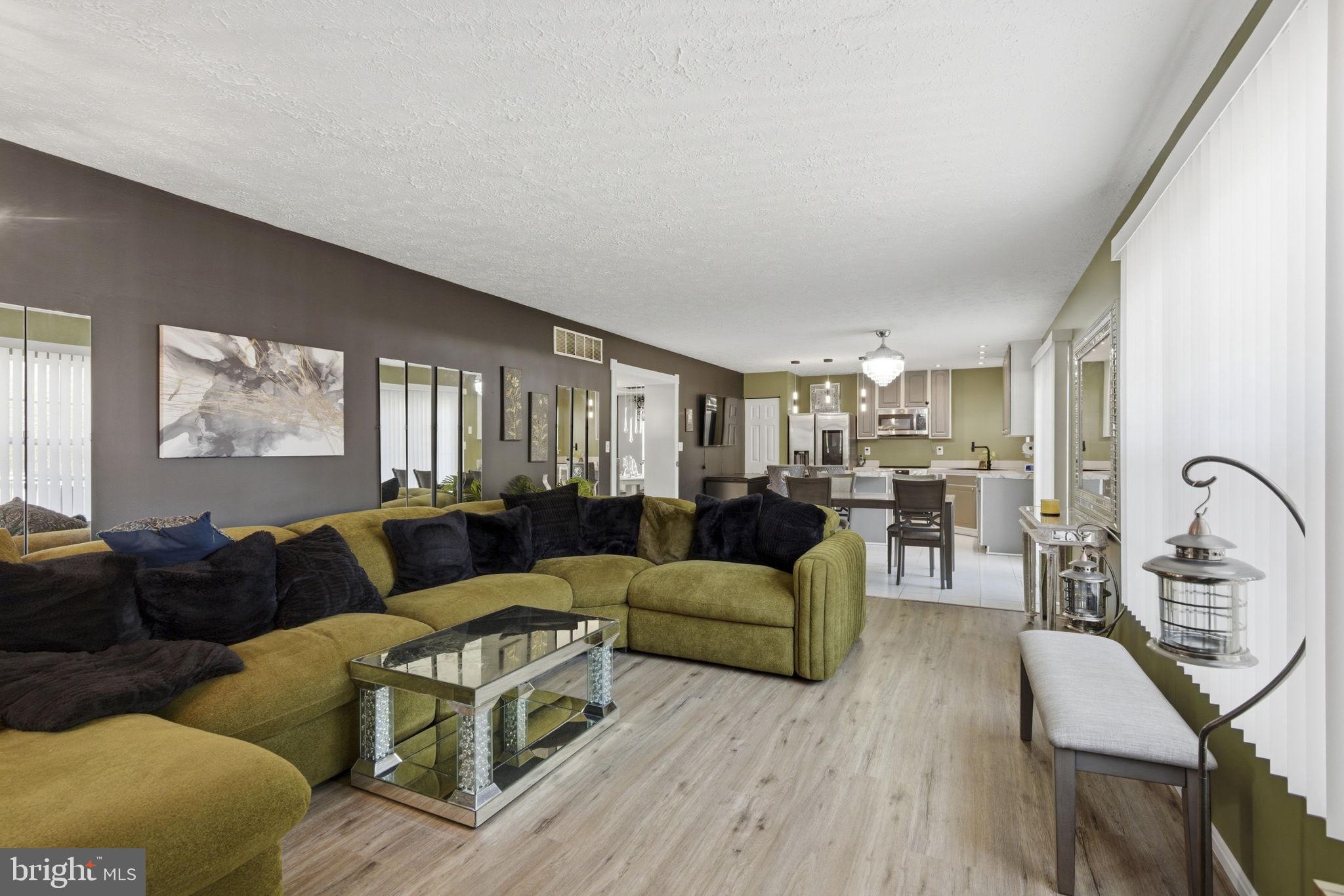 WOODLAND RUN - Residential