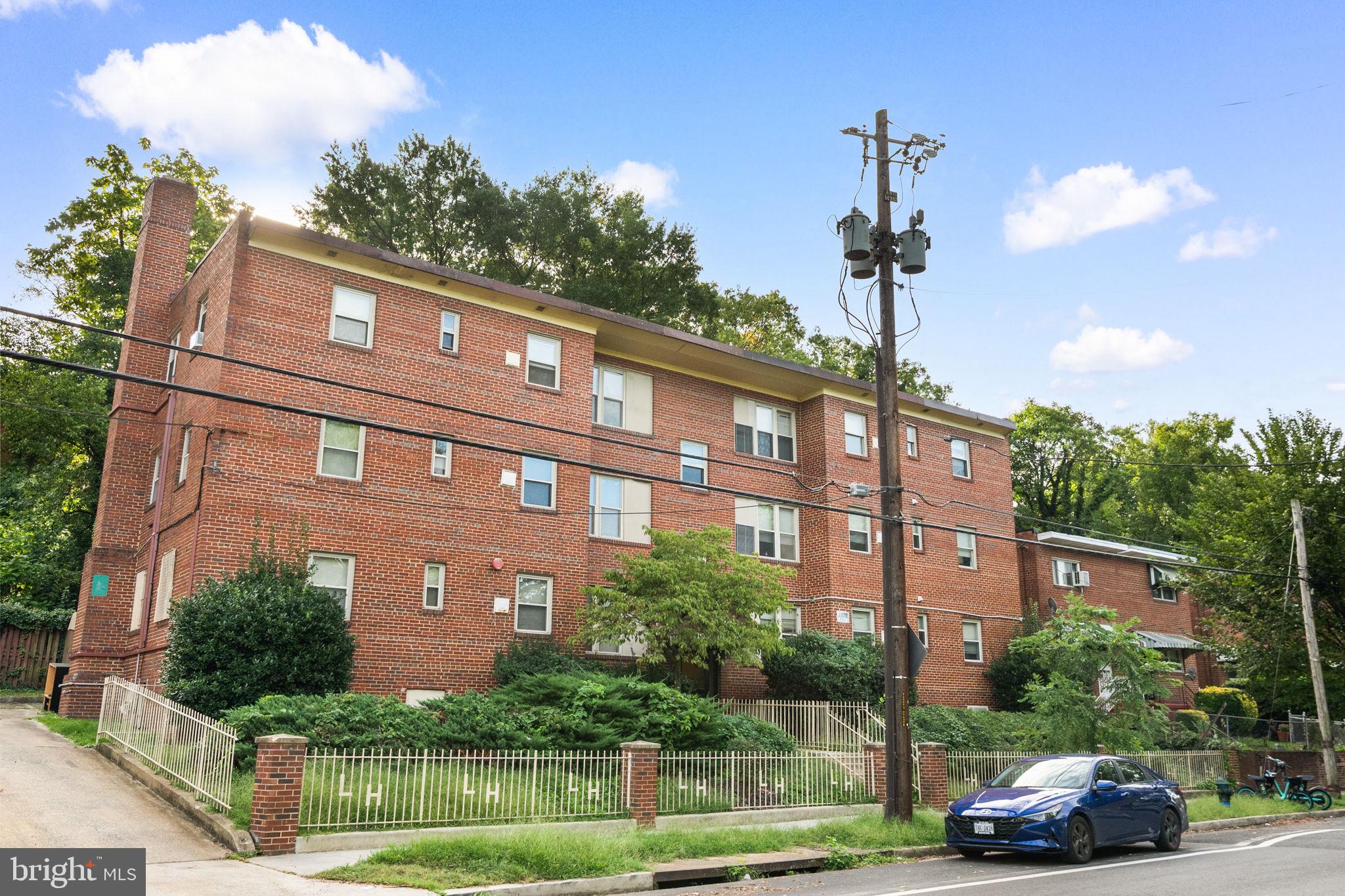 4184 LIVINGSTON ROAD SE