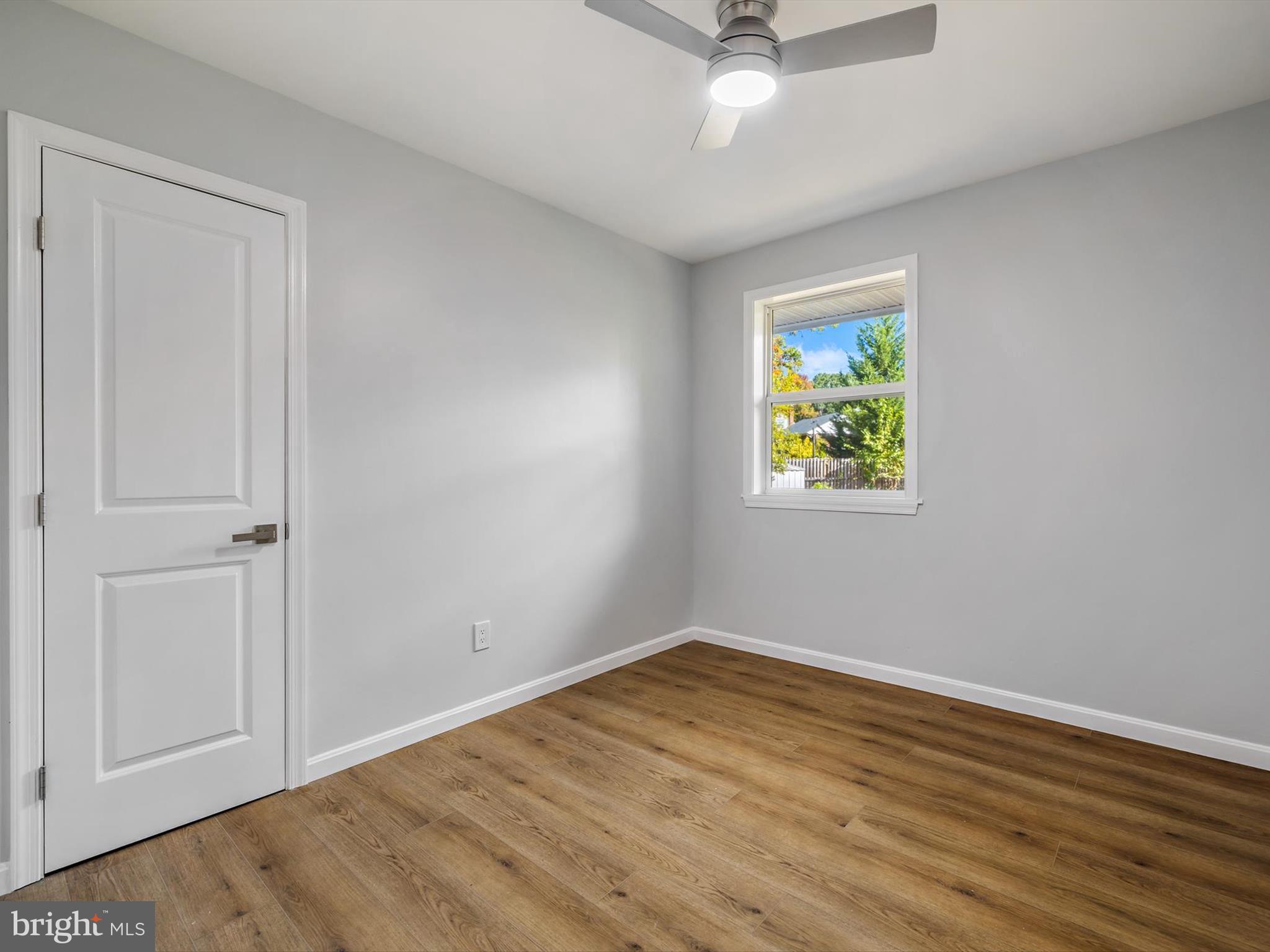 NEW CARROLLTON - Residential