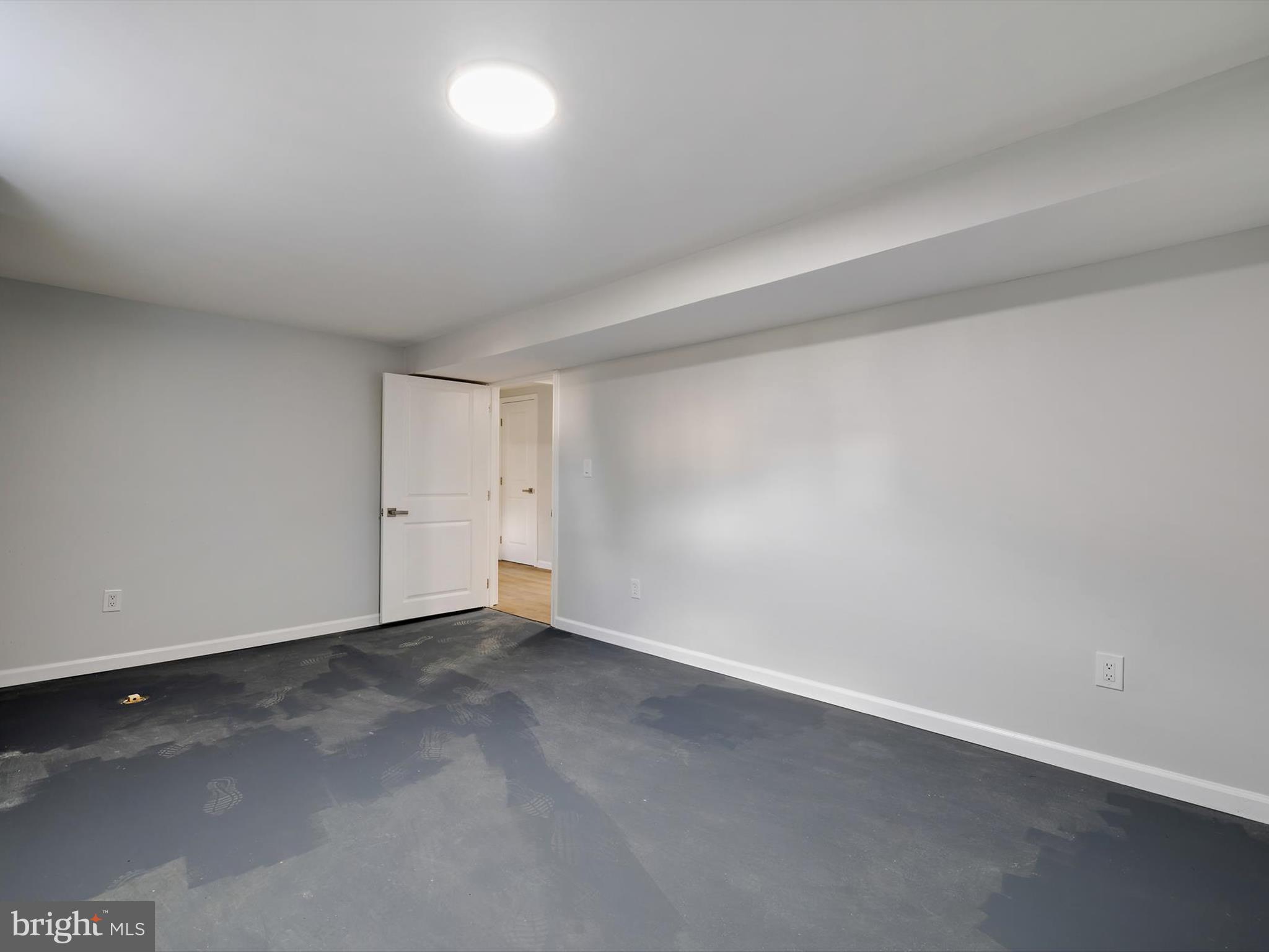 NEW CARROLLTON - Residential