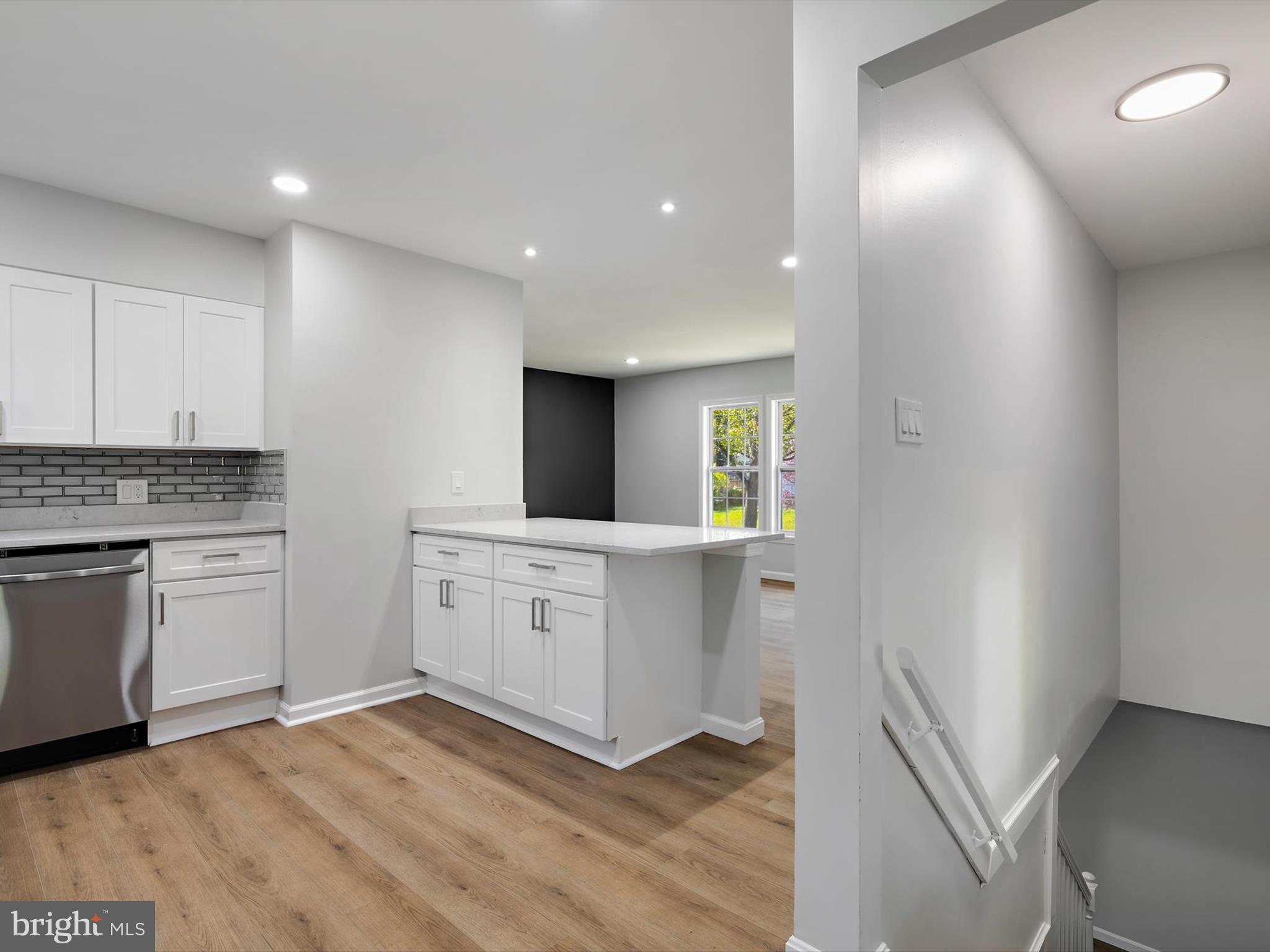 NEW CARROLLTON - Residential