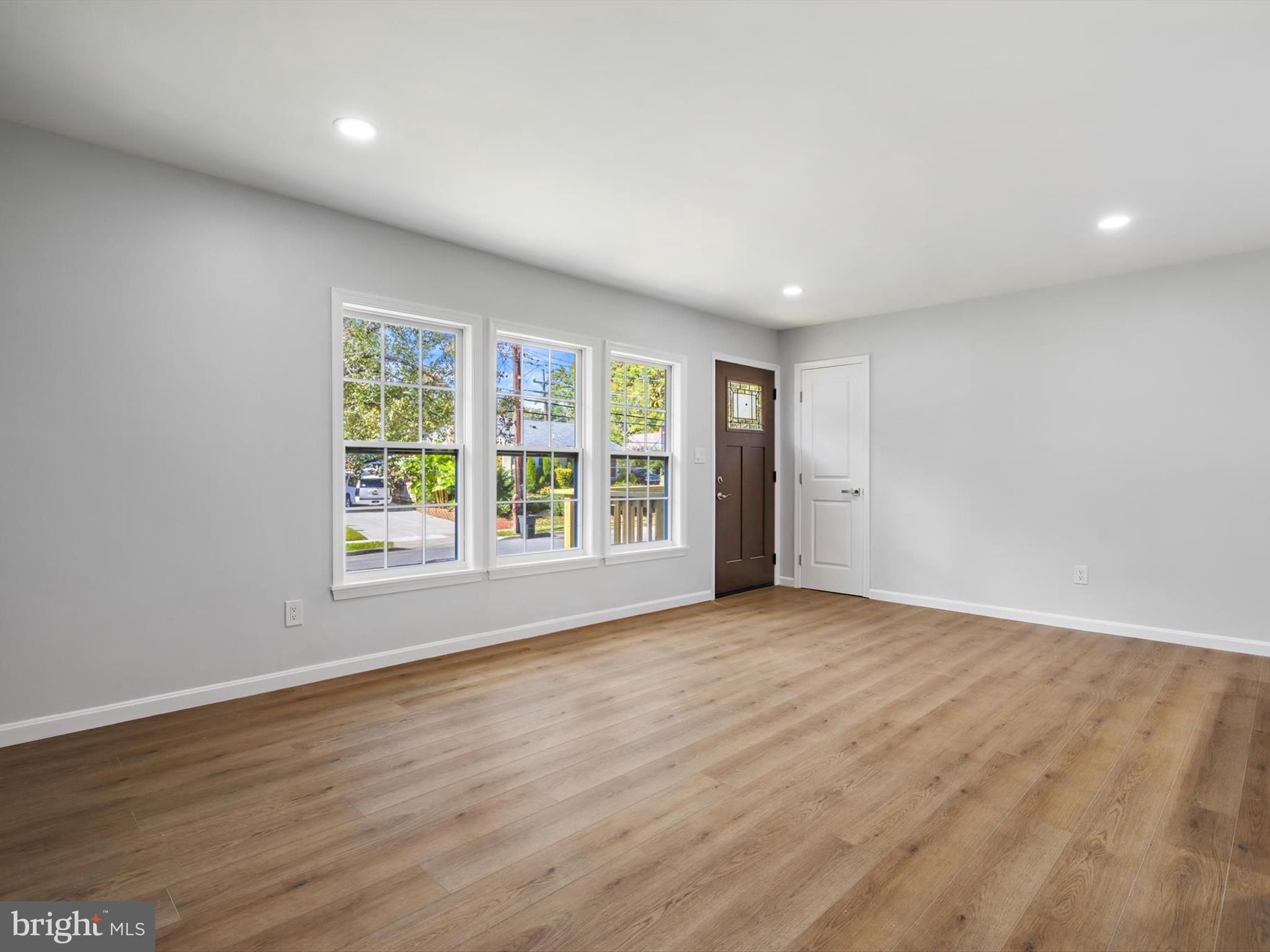 NEW CARROLLTON - Residential