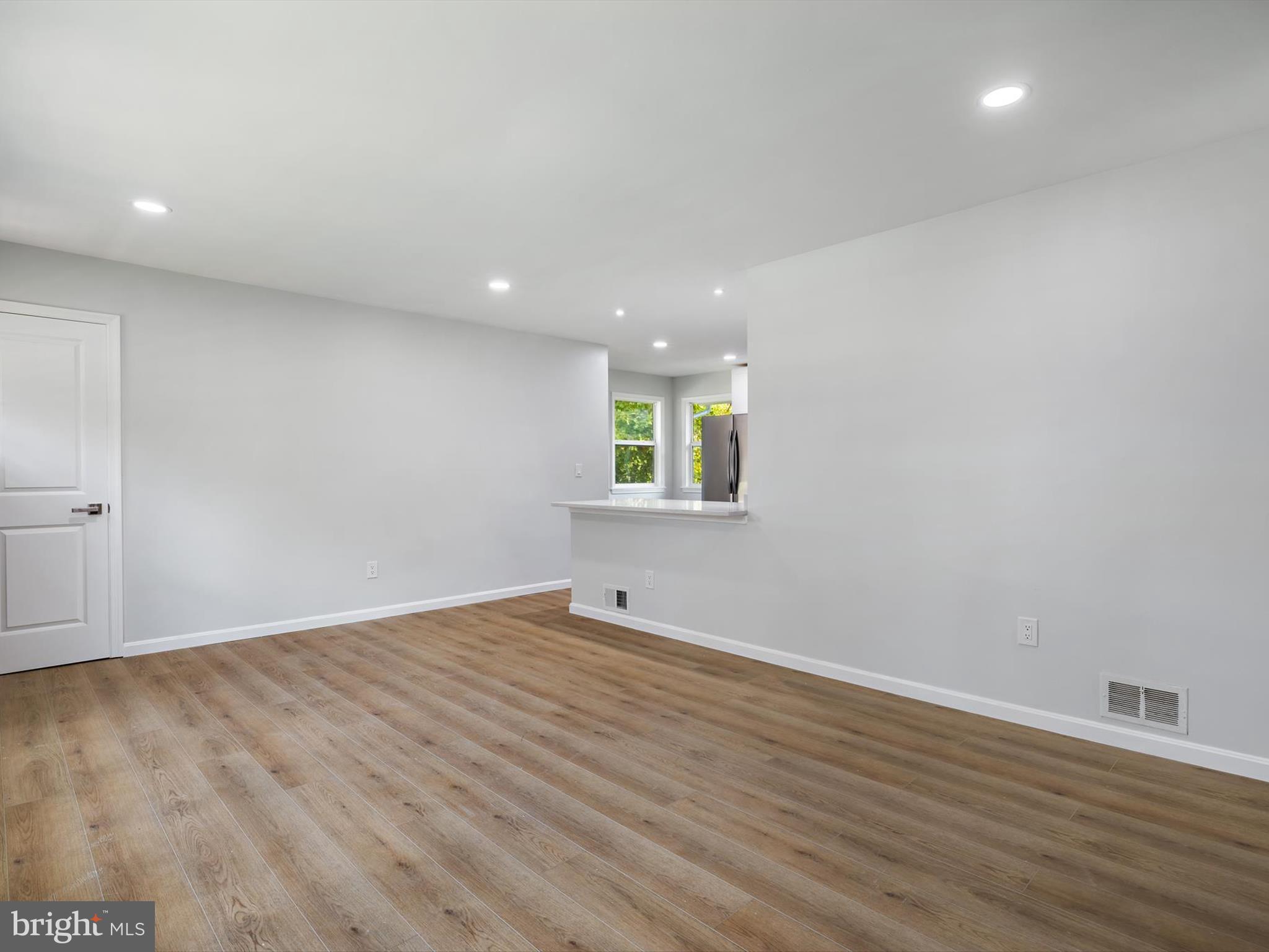 NEW CARROLLTON - Residential