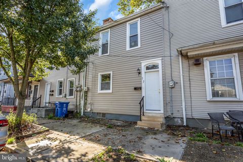 Photo of 17 E Federal Street, BURLINGTON, NJ 08016 (MLS # NJBL2096782)