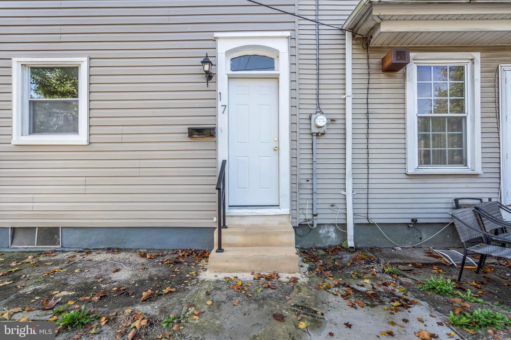 Photo of 17 E Federal Street, BURLINGTON, NJ 08016 (MLS # NJBL2096782)