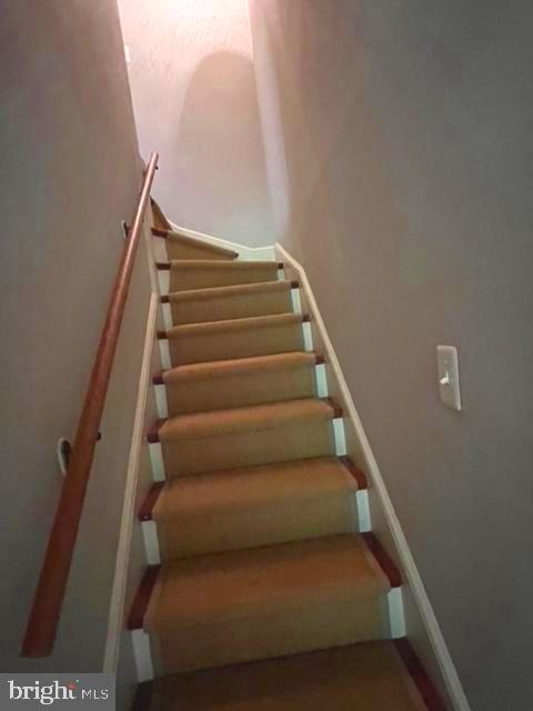 BURNING TREE - Residential Lease