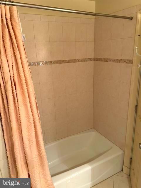 BURNING TREE - Residential Lease