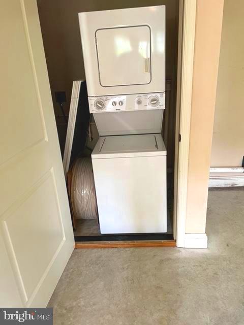 BURNING TREE - Residential Lease