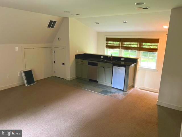 BURNING TREE - Residential Lease