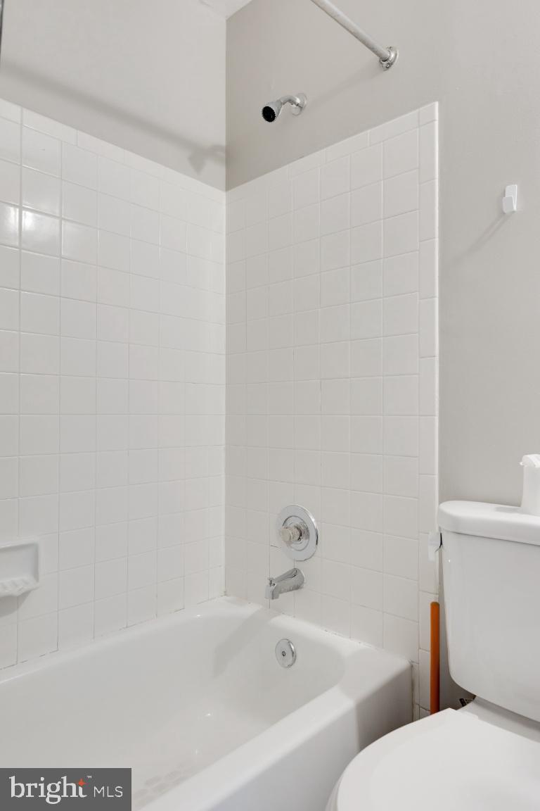 GUNNERS LAKE VILLAGE - Residential