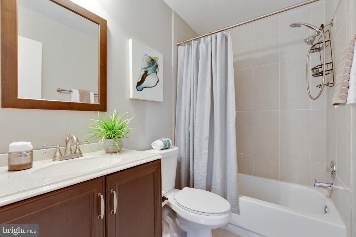 GUNNERS LAKE VILLAGE - Residential