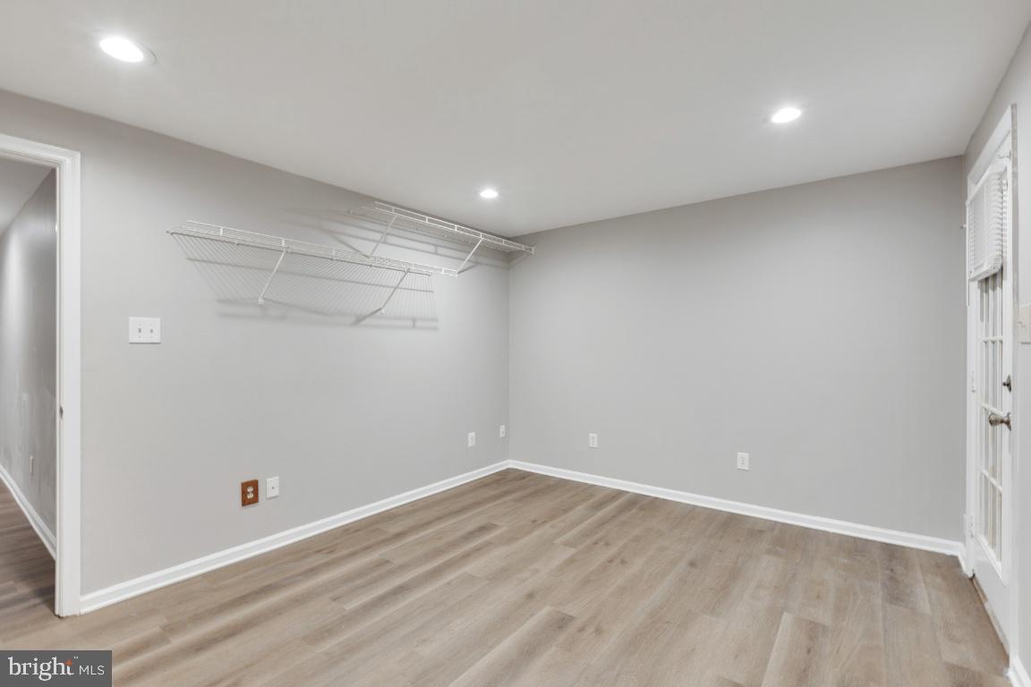 GUNNERS LAKE VILLAGE - Residential