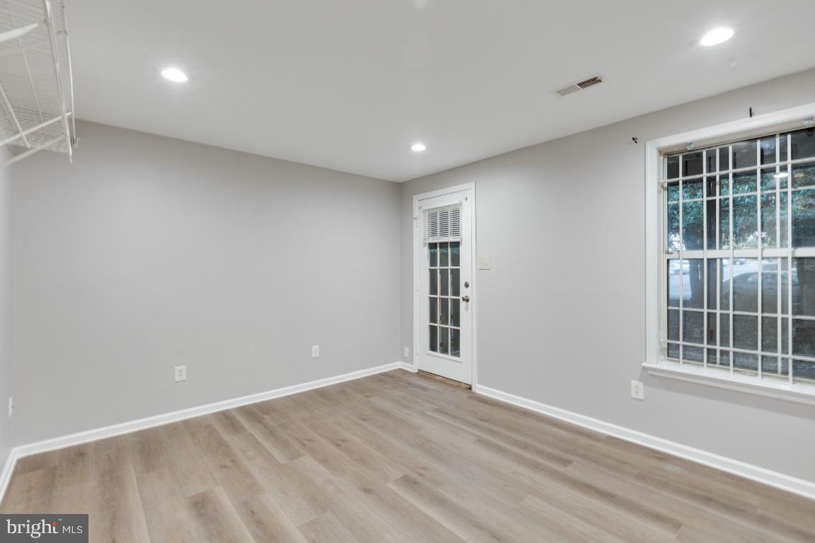 GUNNERS LAKE VILLAGE - Residential