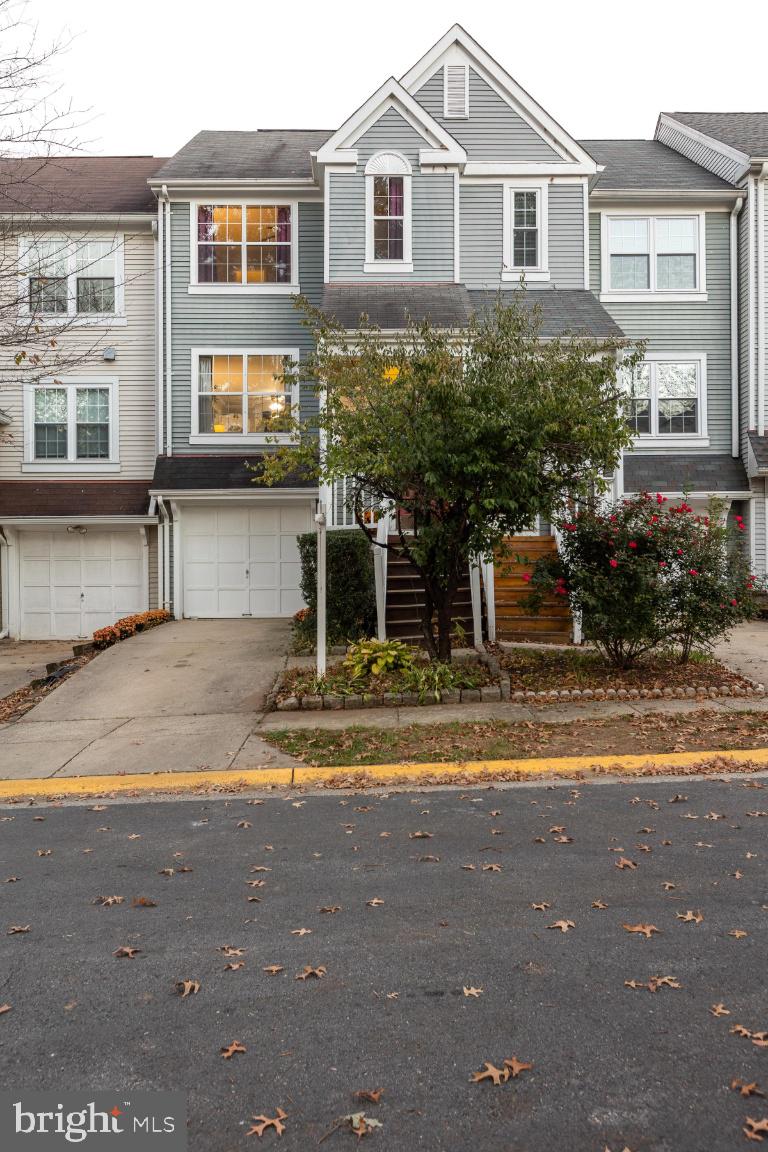 GUNNERS LAKE VILLAGE - Residential