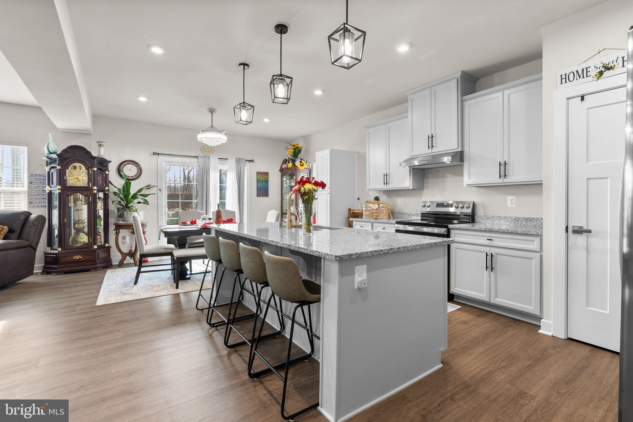 SOUTH LAKE - Residential