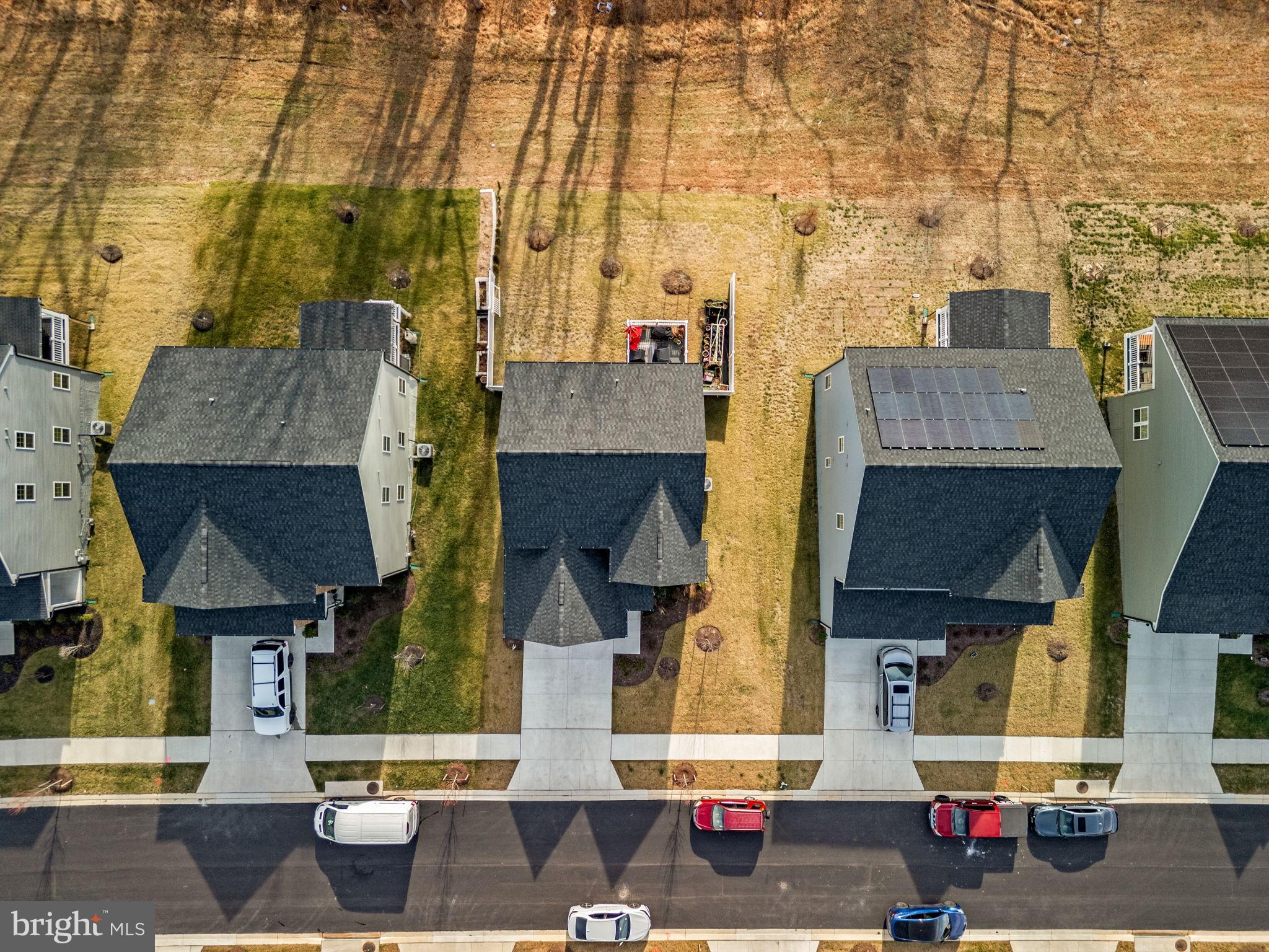 SOUTH LAKE - Residential