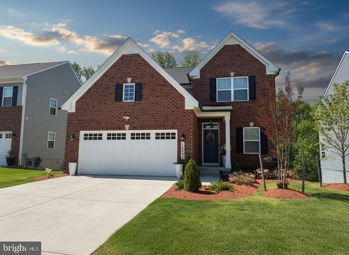 SOUTH LAKE - Residential