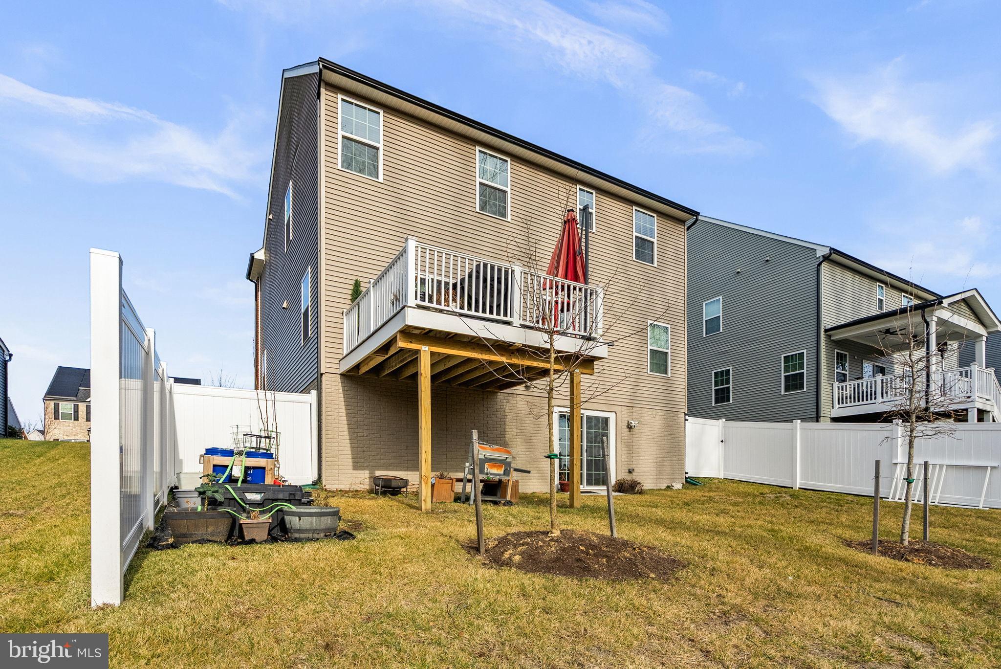 SOUTH LAKE - Residential