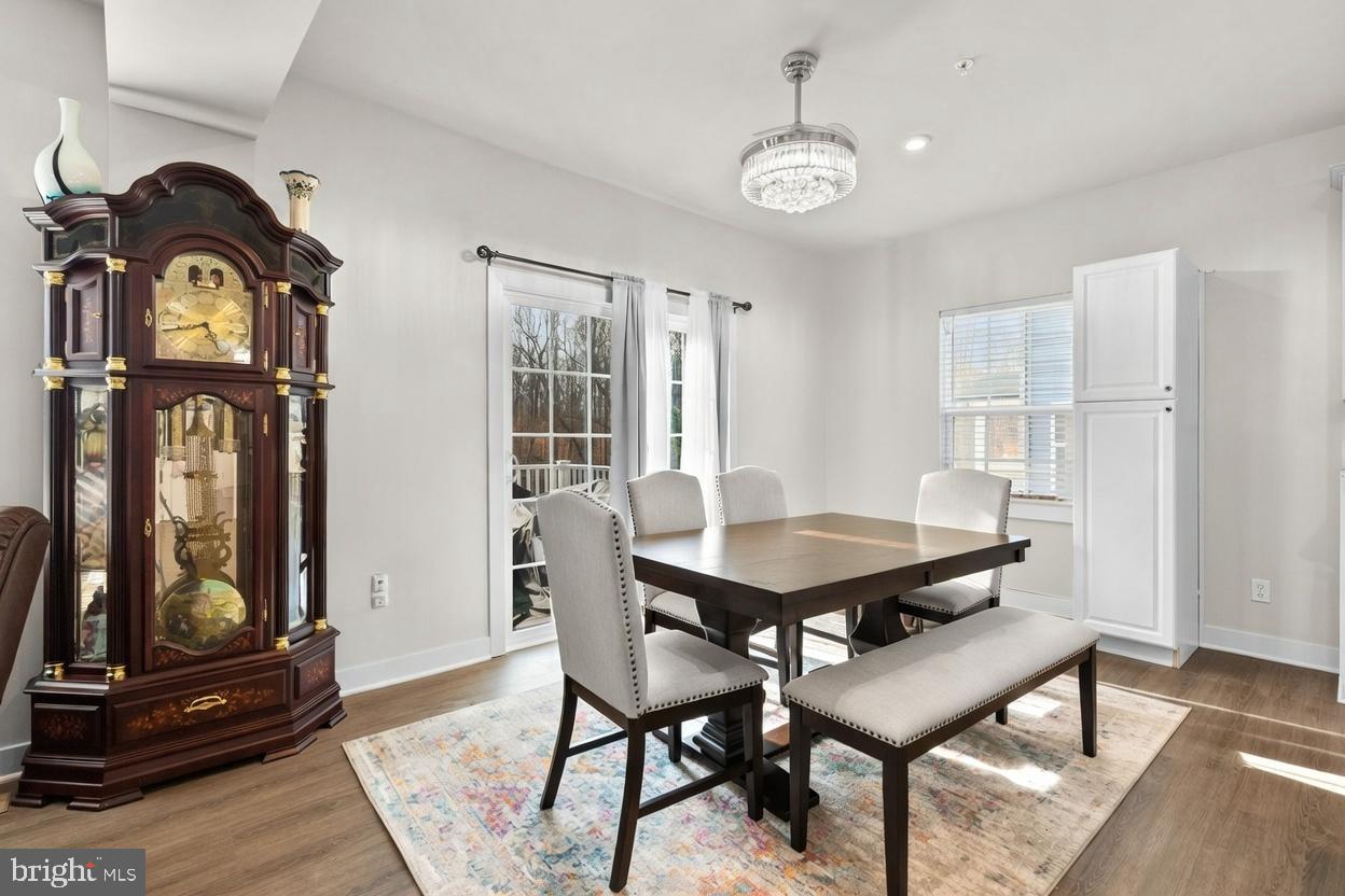 SOUTH LAKE - Residential