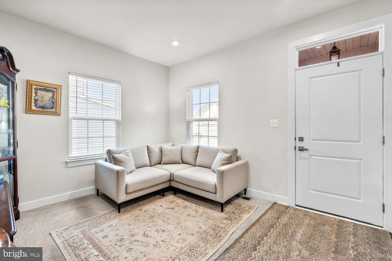 SOUTH LAKE - Residential