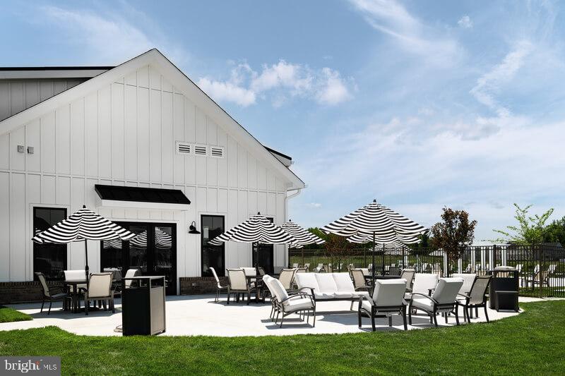 SOUTH LAKE - Residential