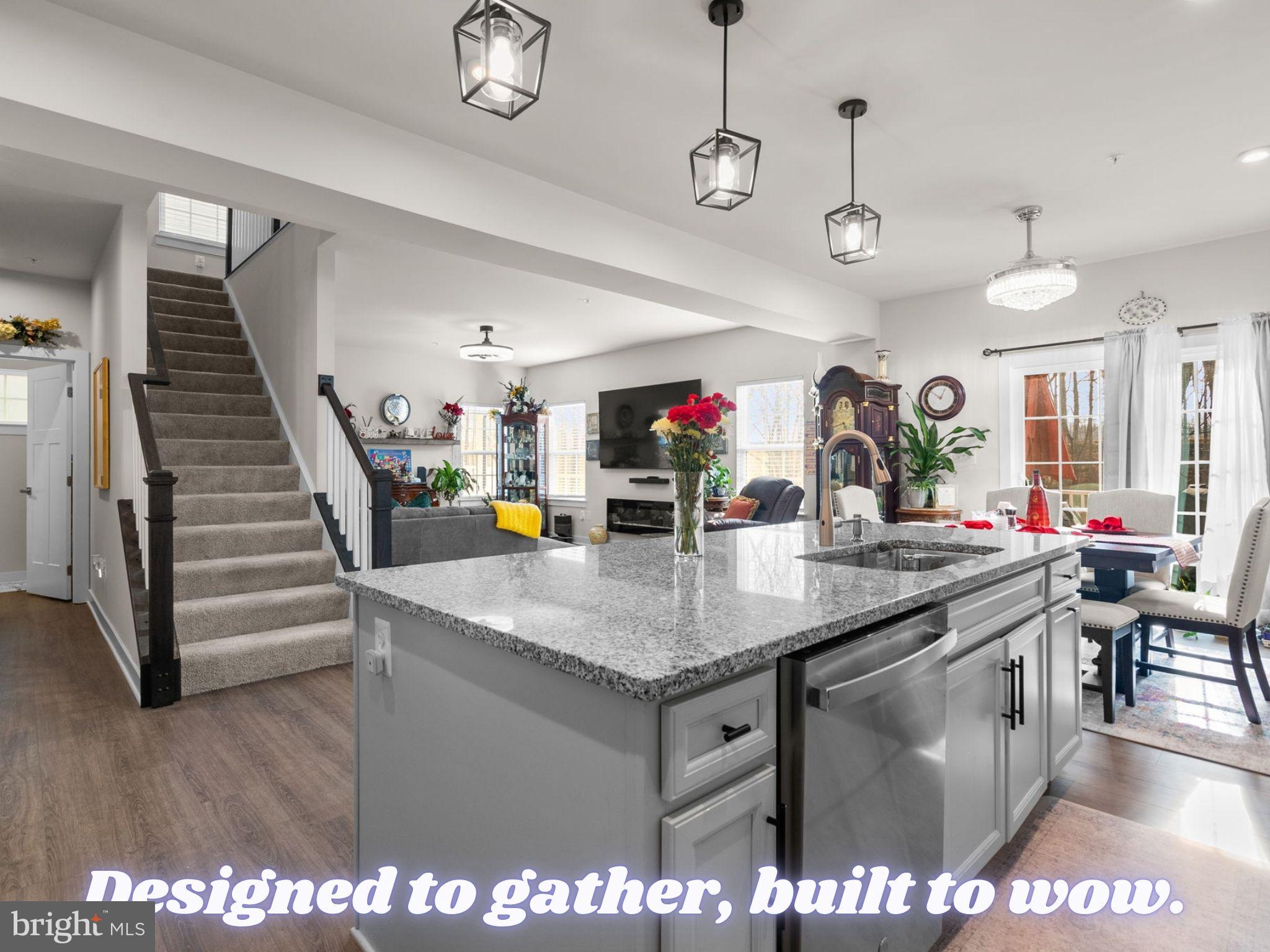 SOUTH LAKE - Residential