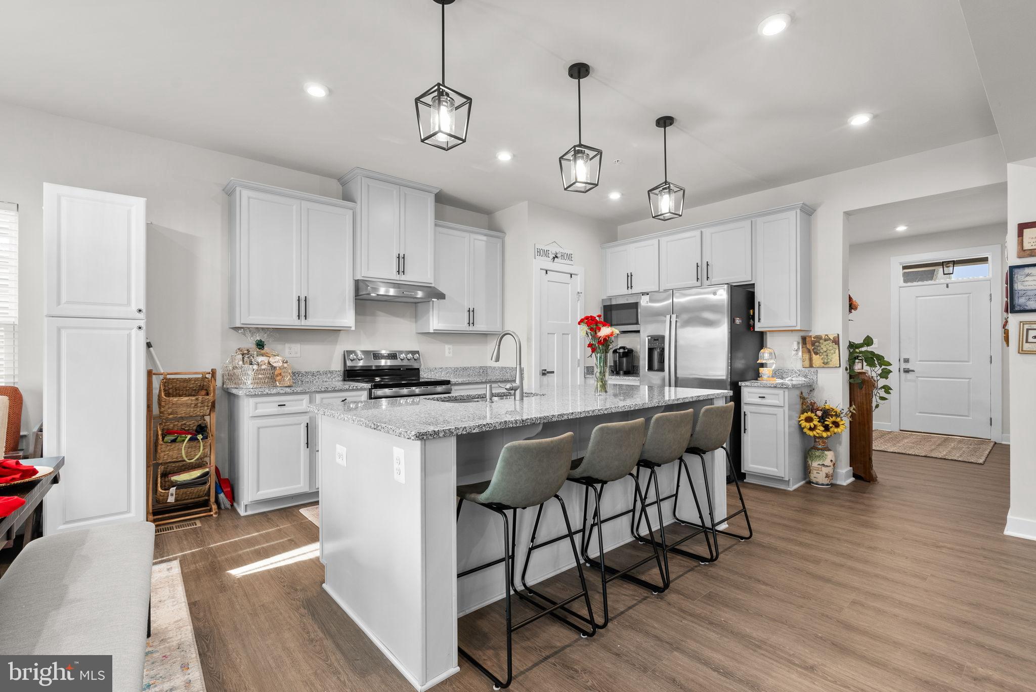 SOUTH LAKE - Residential