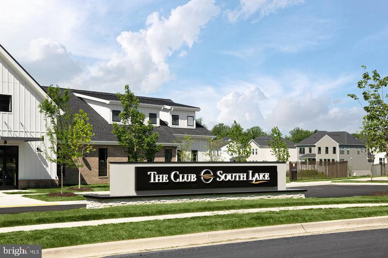 SOUTH LAKE - Residential