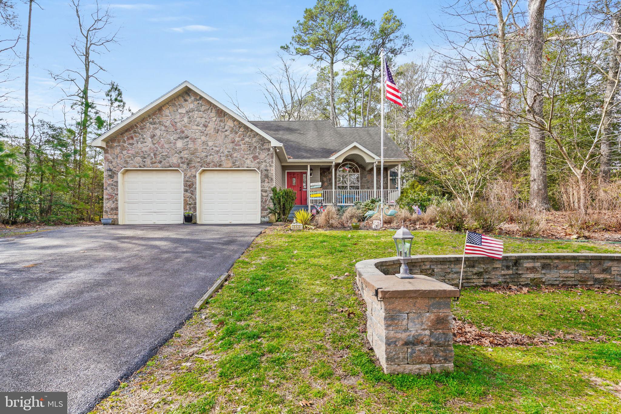 CAPTAIN'S COVE - Residential