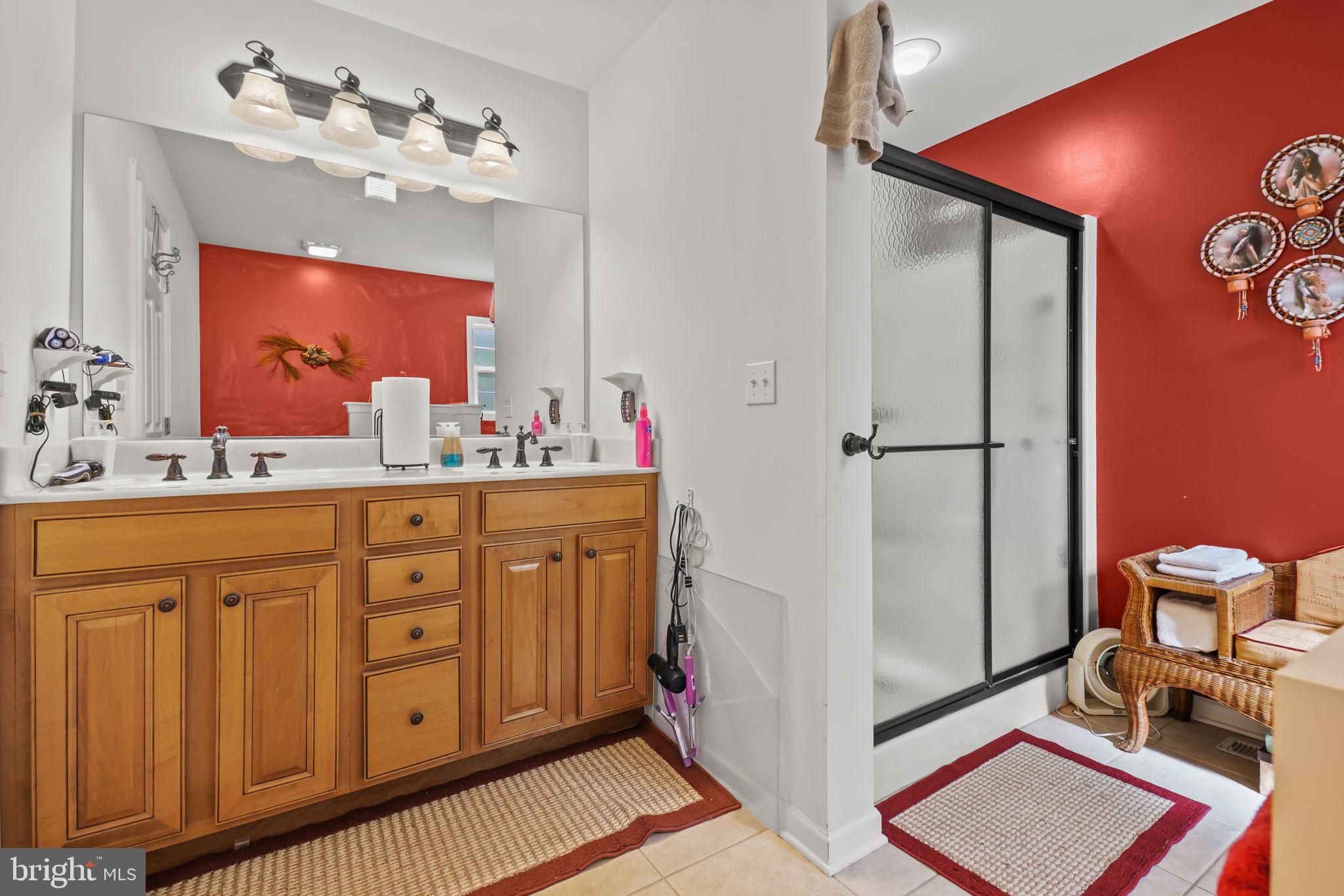 CAPTAIN'S COVE - Residential