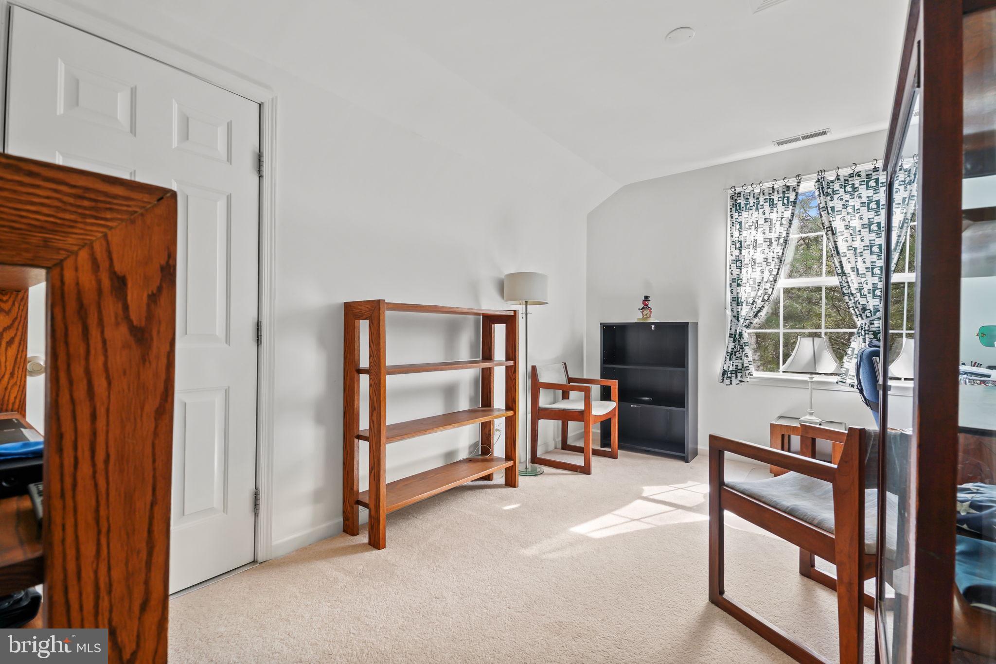 CAPTAIN'S COVE - Residential