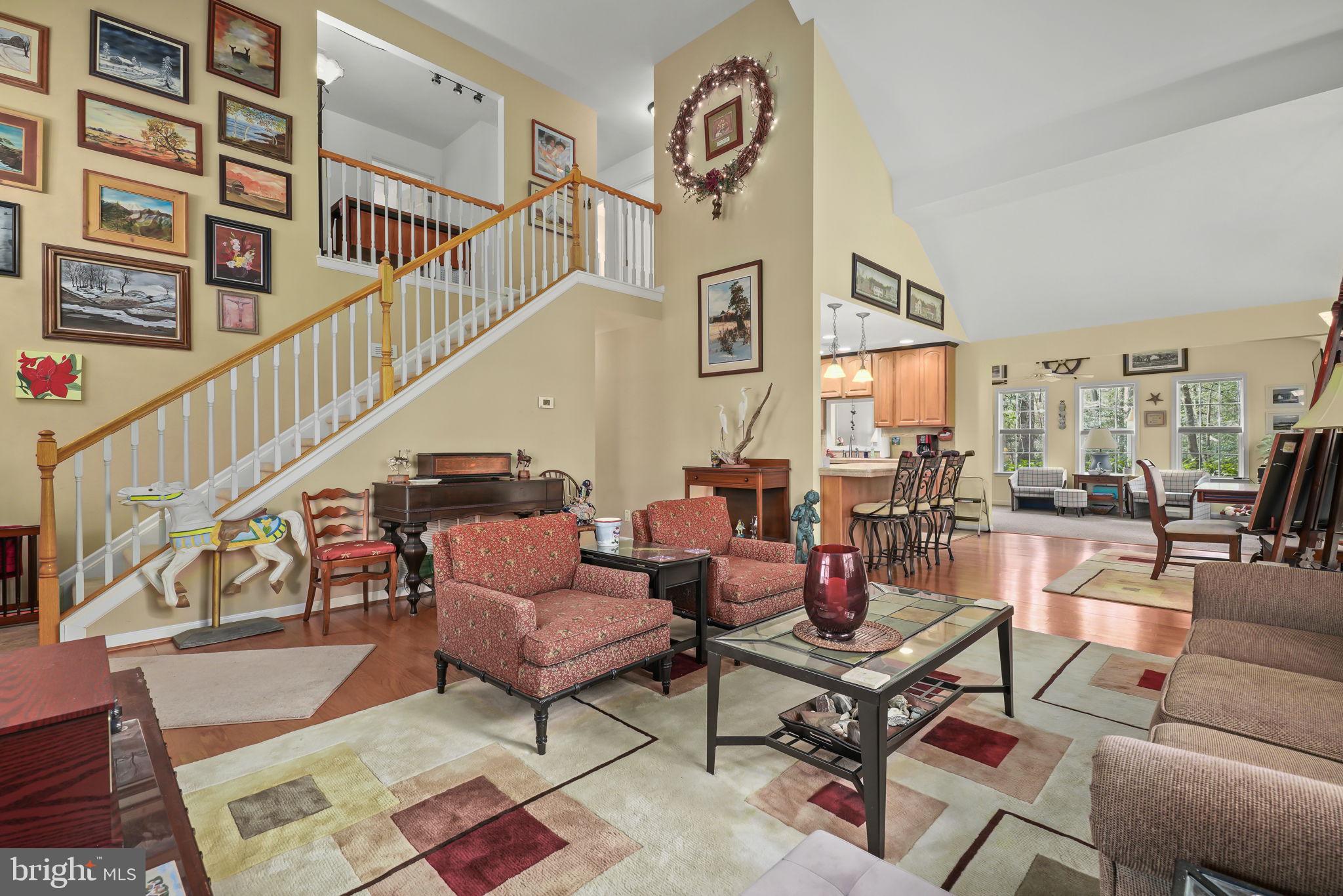 CAPTAIN'S COVE - Residential