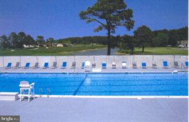 CAPTAIN'S COVE - Residential