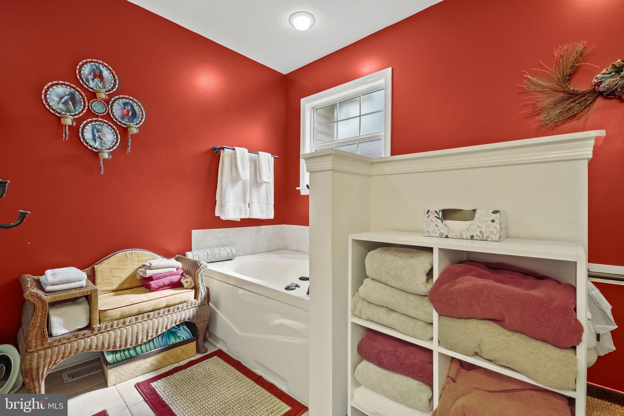 CAPTAIN'S COVE - Residential