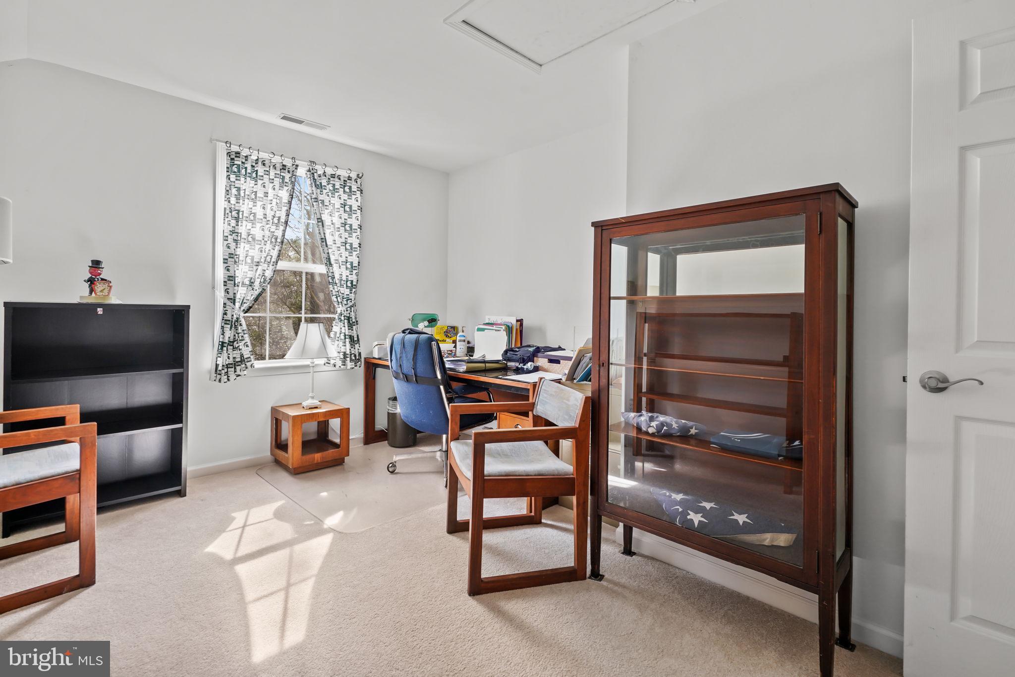 CAPTAIN'S COVE - Residential