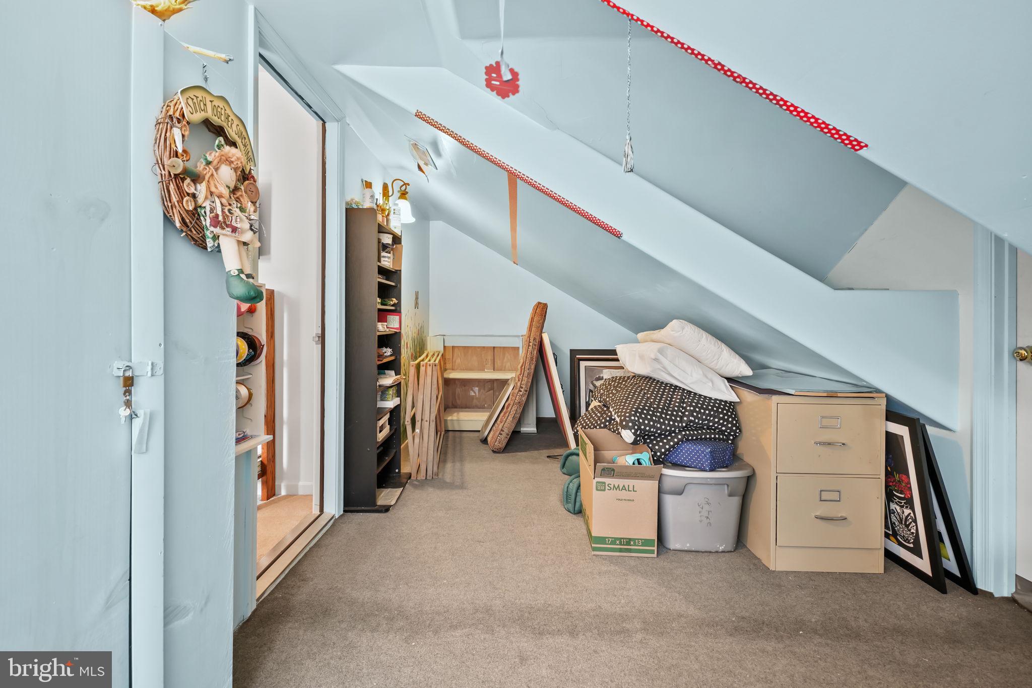 CAPTAIN'S COVE - Residential