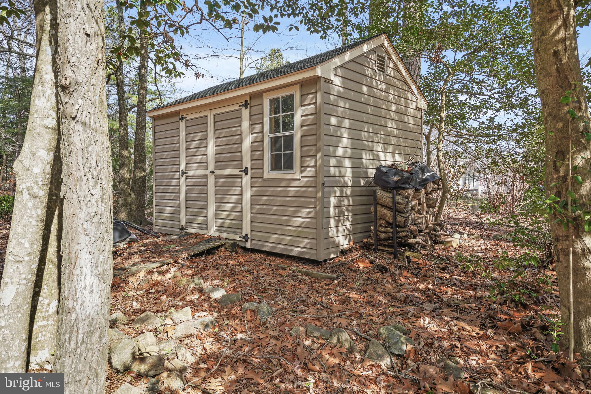 CAPTAIN'S COVE - Residential