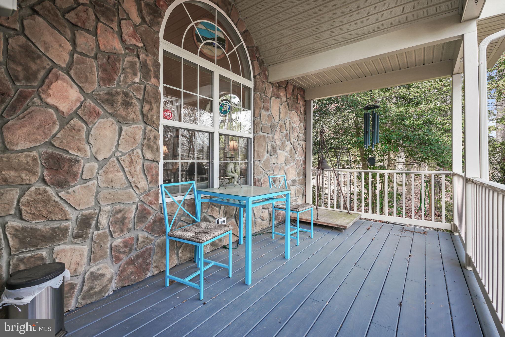 CAPTAIN'S COVE - Residential