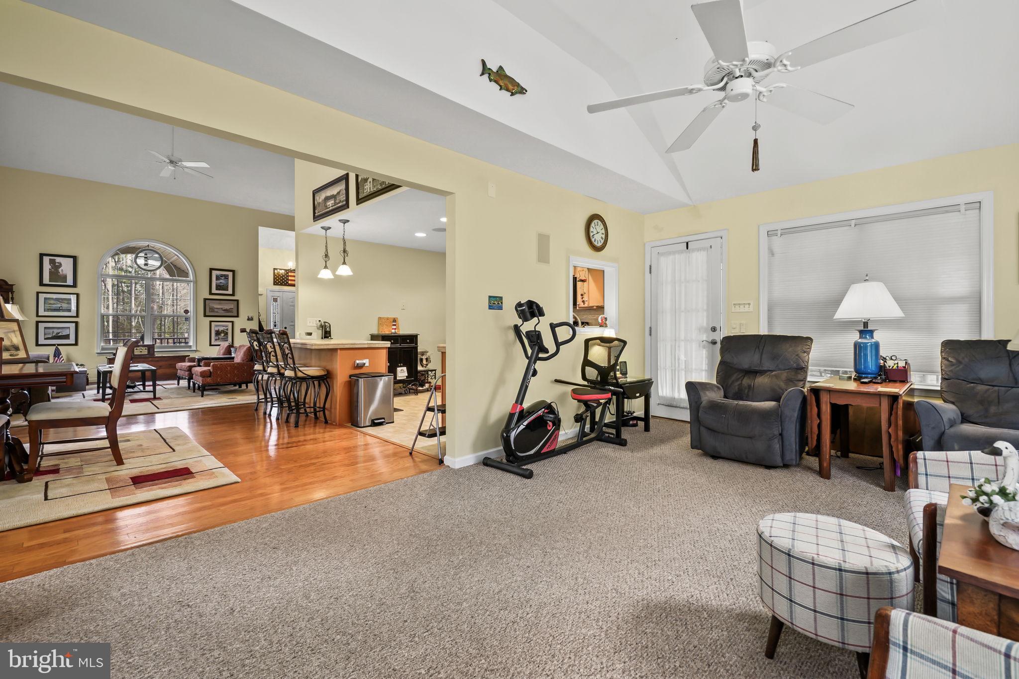 CAPTAIN'S COVE - Residential