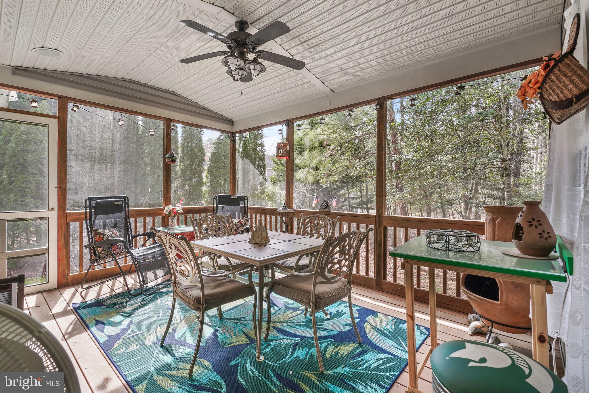 CAPTAIN'S COVE - Residential