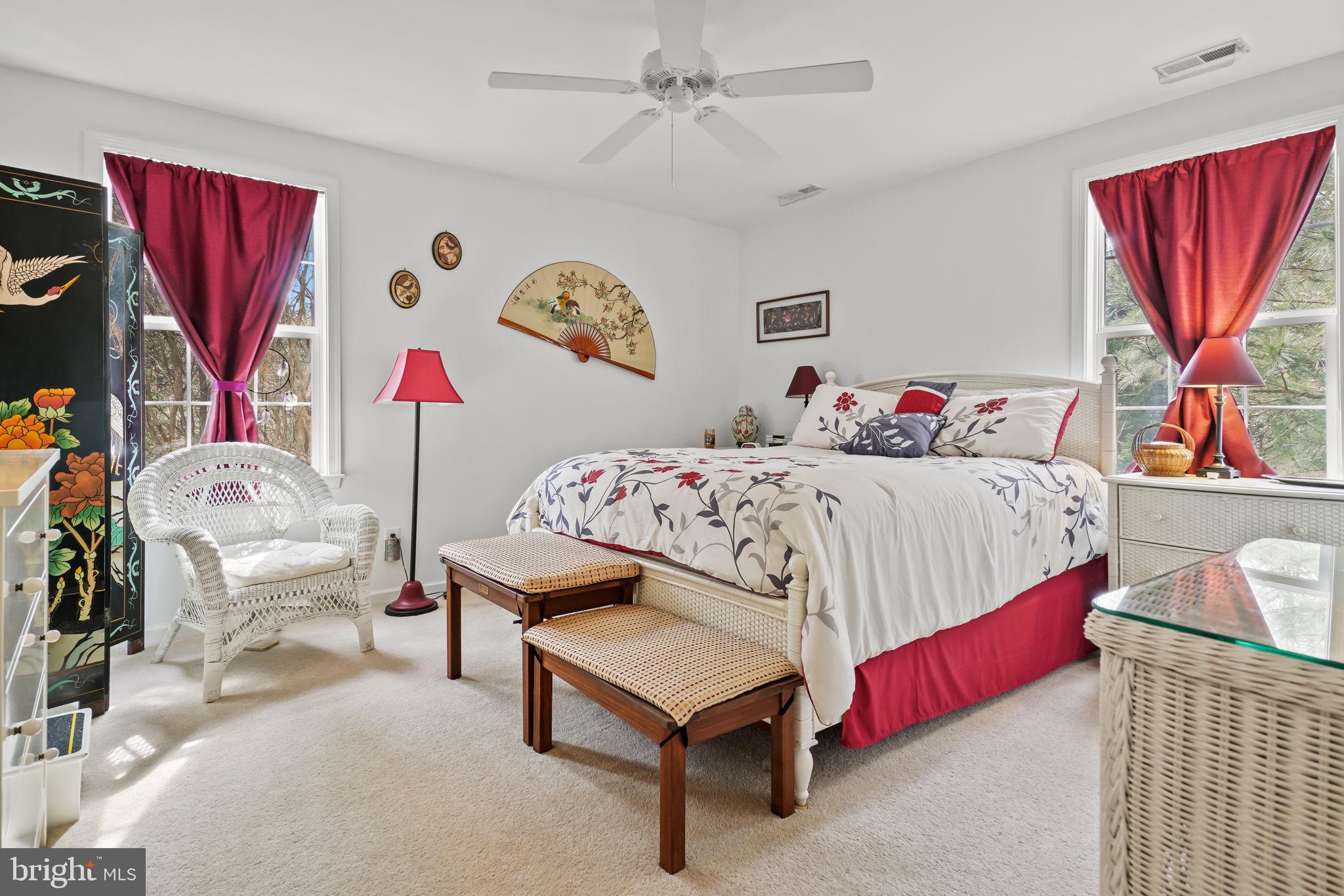 CAPTAIN'S COVE - Residential