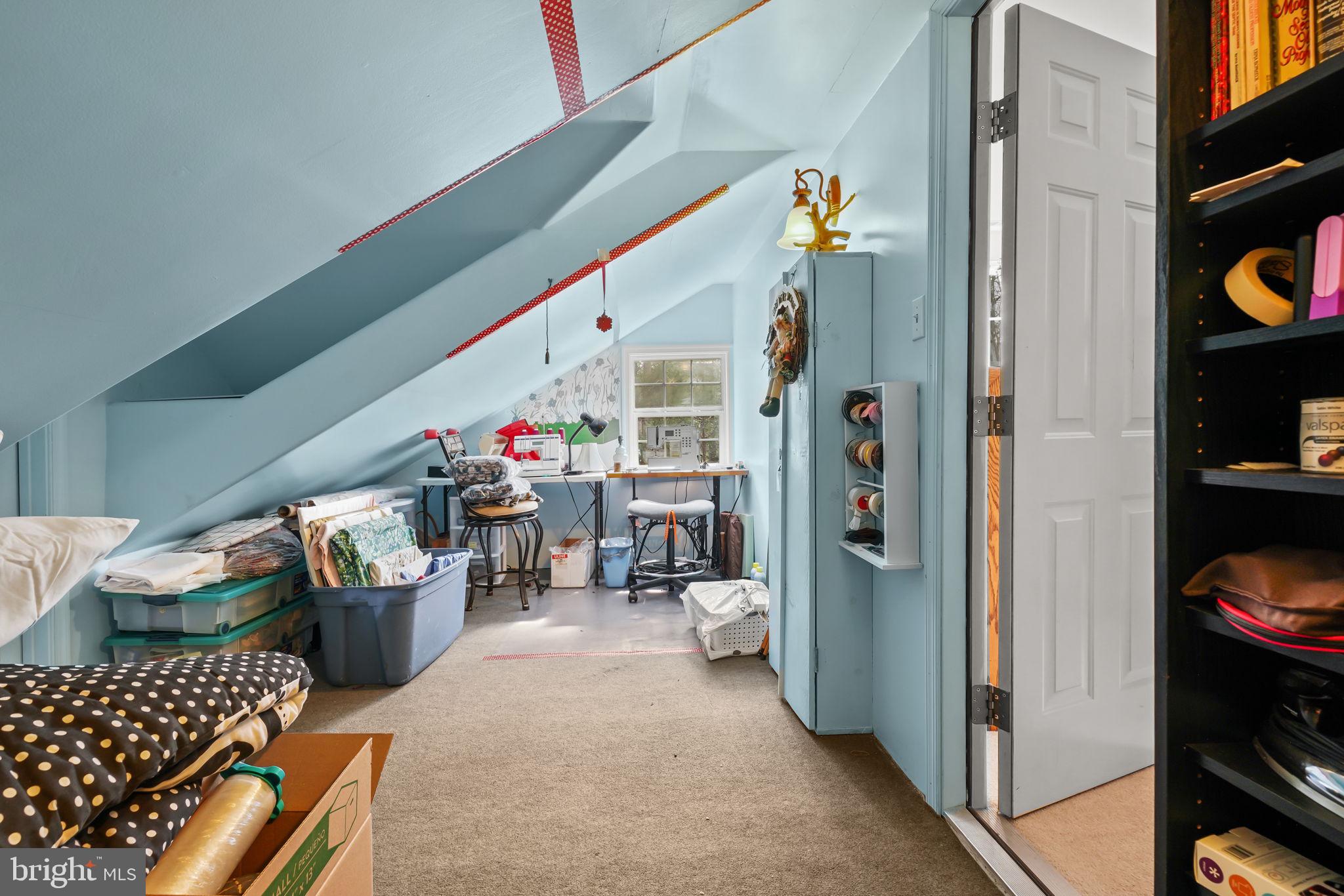 CAPTAIN'S COVE - Residential