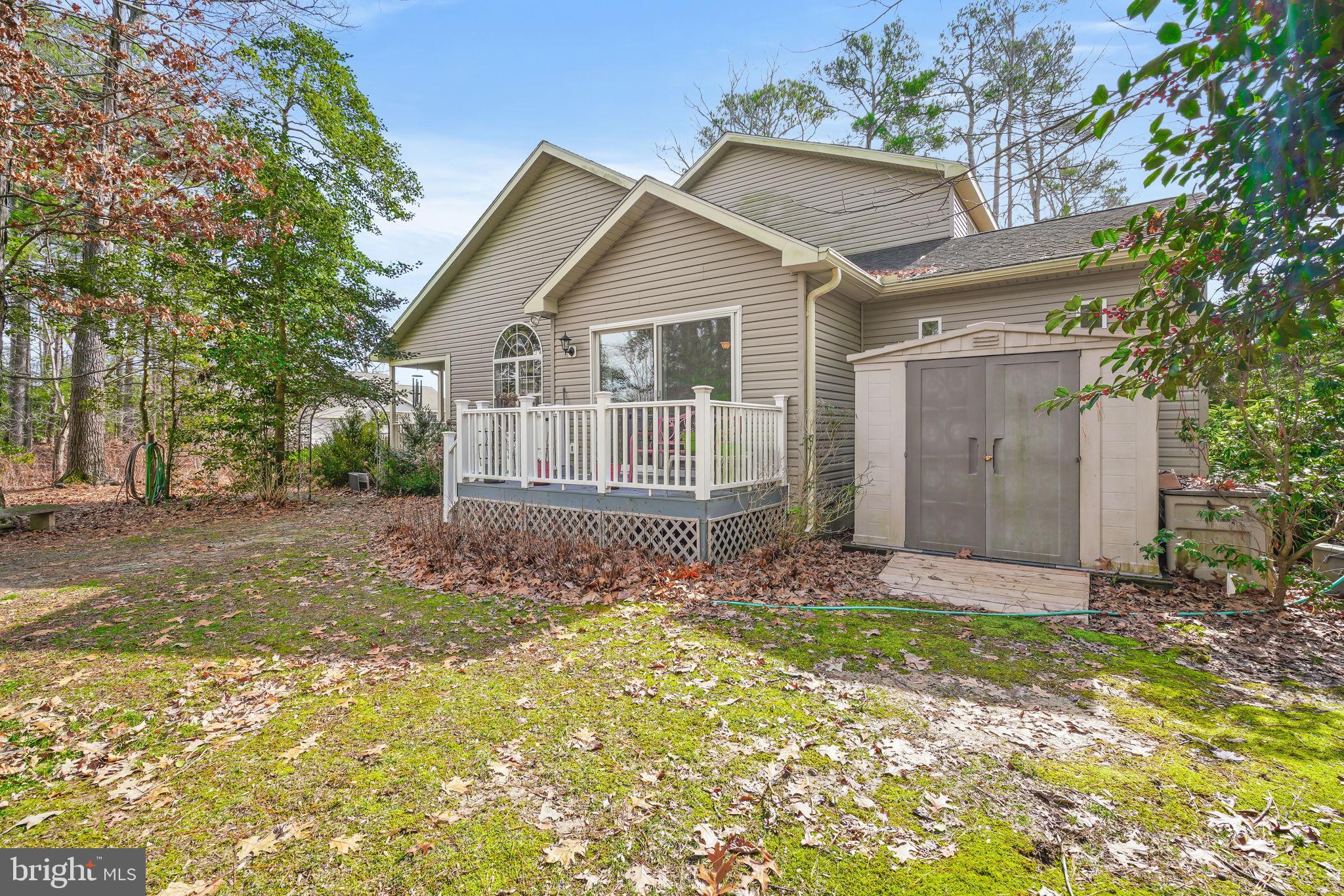 CAPTAIN'S COVE - Residential